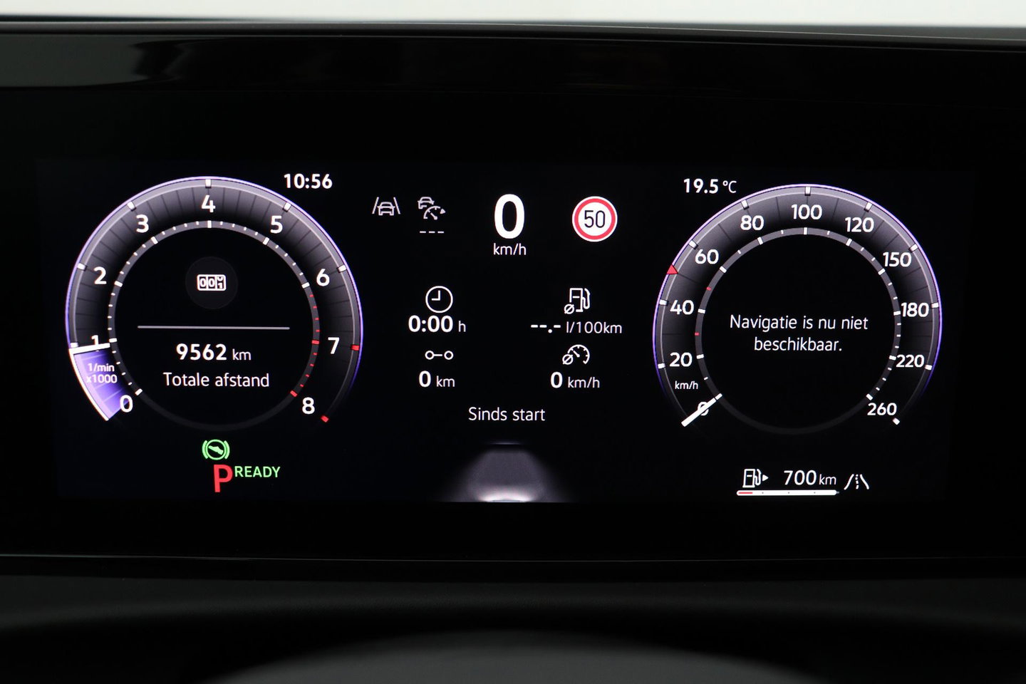 Volkswagen T-Roc 1.5 eTSI R-Line | ACC | Trekhaak | BLIS | Camera | Keyless Advanced | Stoel+Stuurverwarming | Getint glas