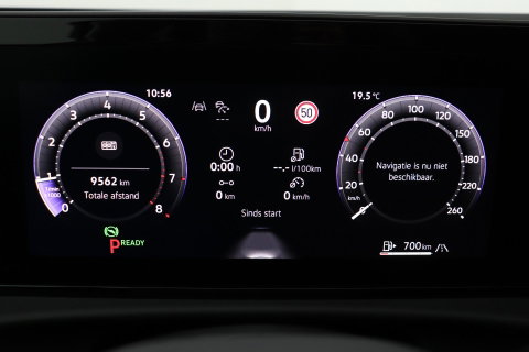 Volkswagen T-Roc 1.5 eTSI R-Line | ACC | Trekhaak | BLIS | Camera | Keyless Advanced | Stoel+Stuurverwarming | Getint glas