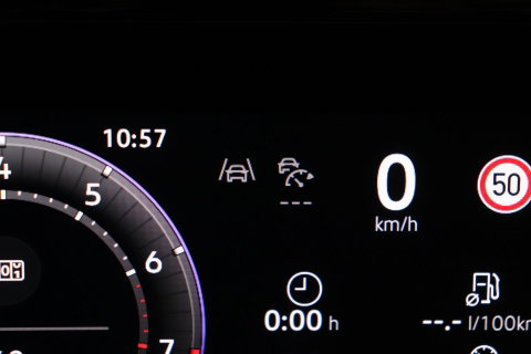Volkswagen T-Roc 1.5 eTSI R-Line | ACC | Trekhaak | BLIS | Camera | Keyless Advanced | Stoel+Stuurverwarming | Getint glas