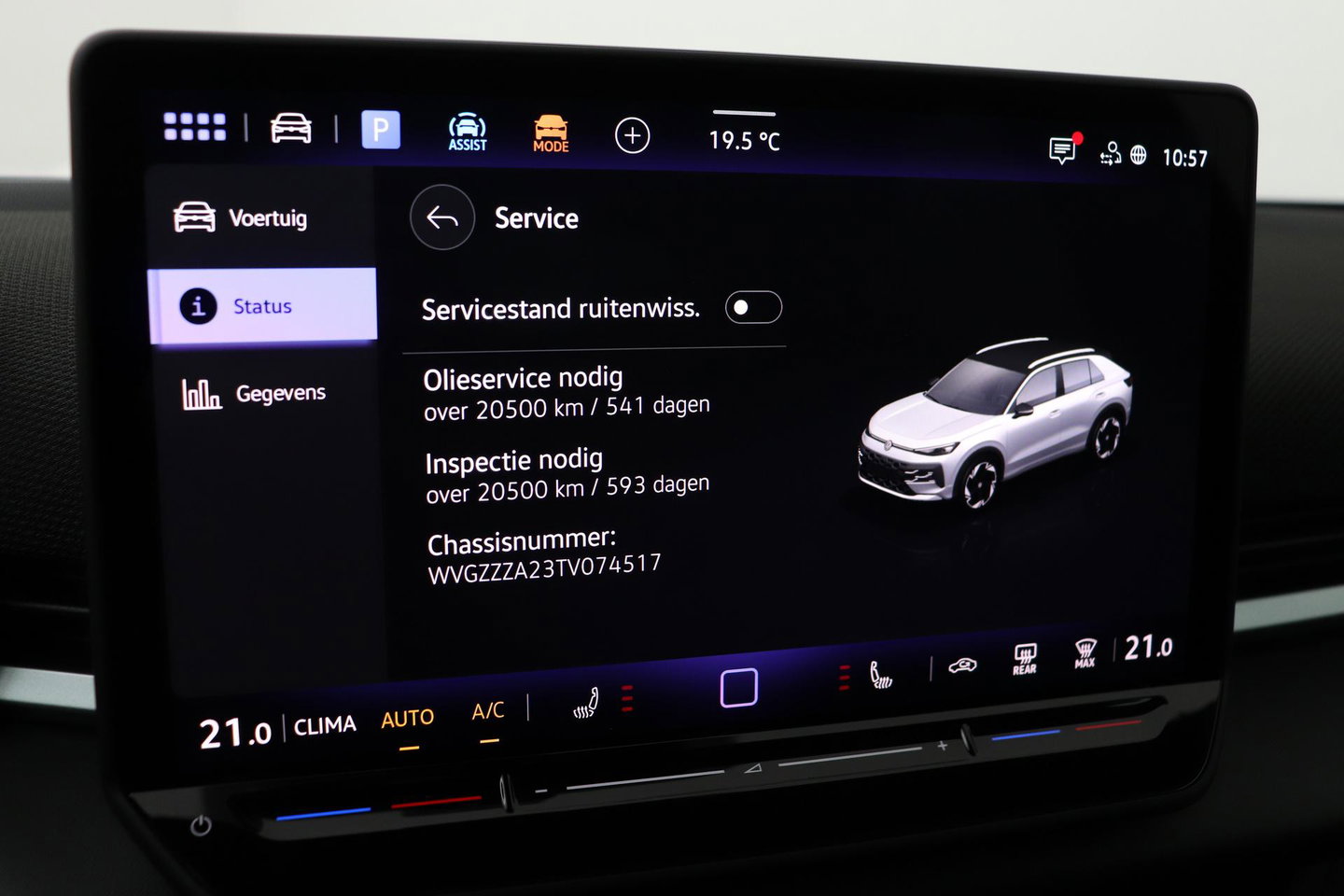 Volkswagen T-Roc 1.5 eTSI R-Line | ACC | Trekhaak | BLIS | Camera | Keyless Advanced | Stoel+Stuurverwarming | Getint glas