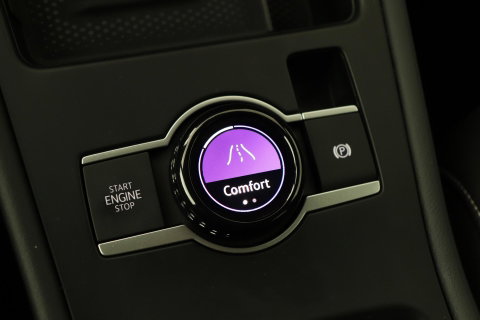 Volkswagen T-Roc 1.5 eTSI R-Line | ACC | Trekhaak | BLIS | Camera | Keyless Advanced | Stoel+Stuurverwarming | Getint glas