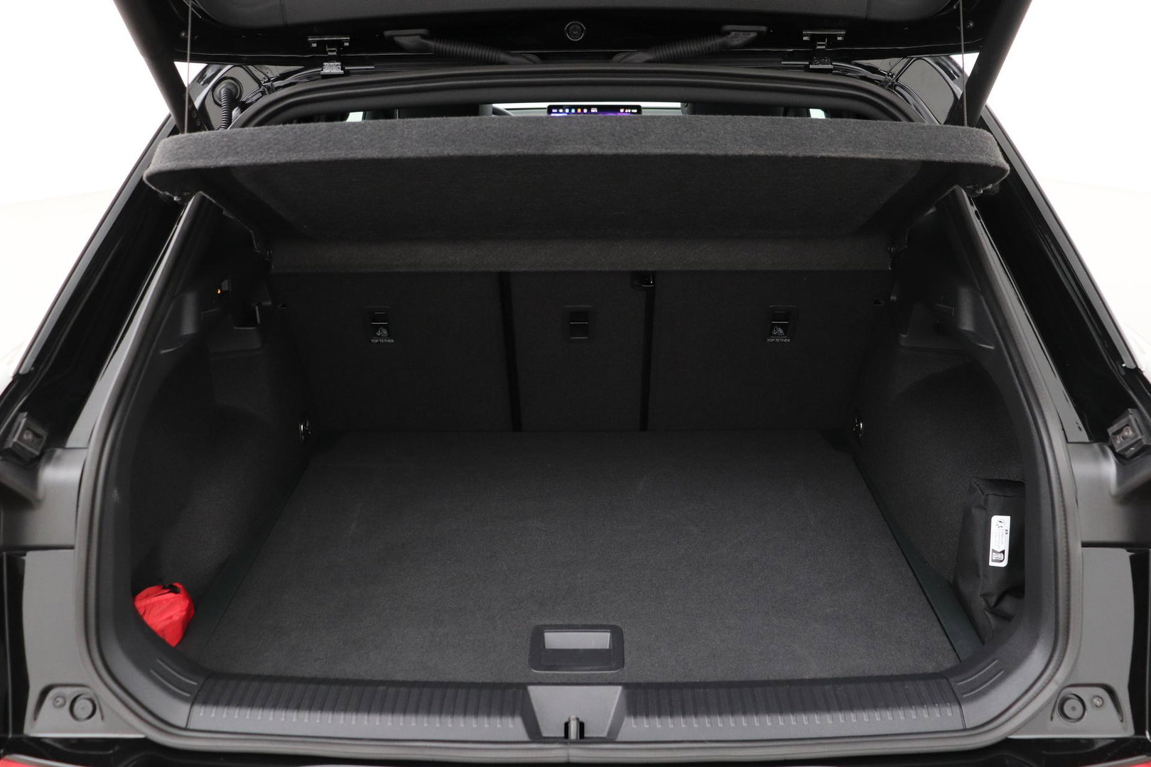 Volkswagen T-Roc 1.5 eTSI R-Line | ACC | Trekhaak | BLIS | Camera | Keyless Advanced | Stoel+Stuurverwarming | Getint glas
