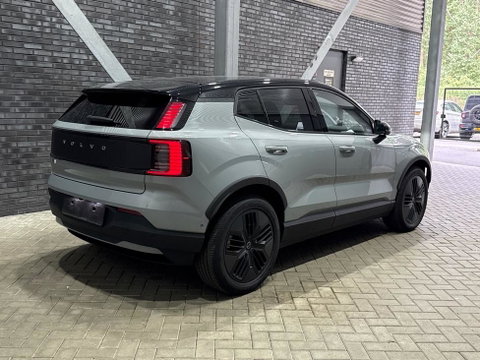 Volvo EX30 Cross Country Twin Motor Performance Ultra 69 kWh | Harman/Kardon | Panoramadak | 360° Camera | Warmtepomp | BLIS | Park Pilot Assist | Stoel+Stuurverwarming