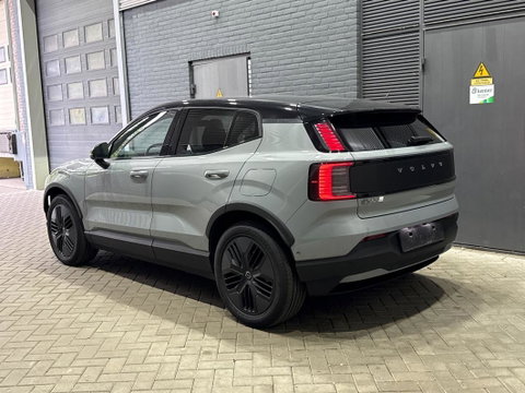 Volvo EX30 Cross Country Twin Motor Performance Ultra 69 kWh | Harman/Kardon | Panoramadak | 360° Camera | Warmtepomp | BLIS | Park Pilot Assist | Stoel+Stuurverwarming