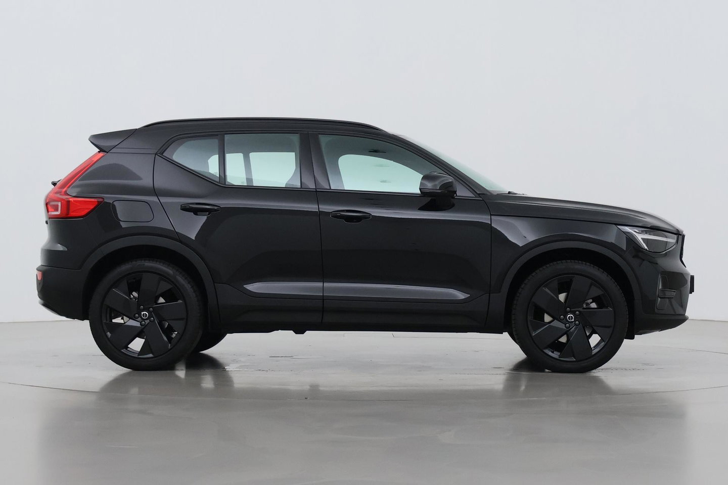 Volvo XC40 2.0 B3 Plus Black Edition | Harman/Kardon | Camera | Stoel+Stuurverwarming | Memory | Keyless | 20 Inch