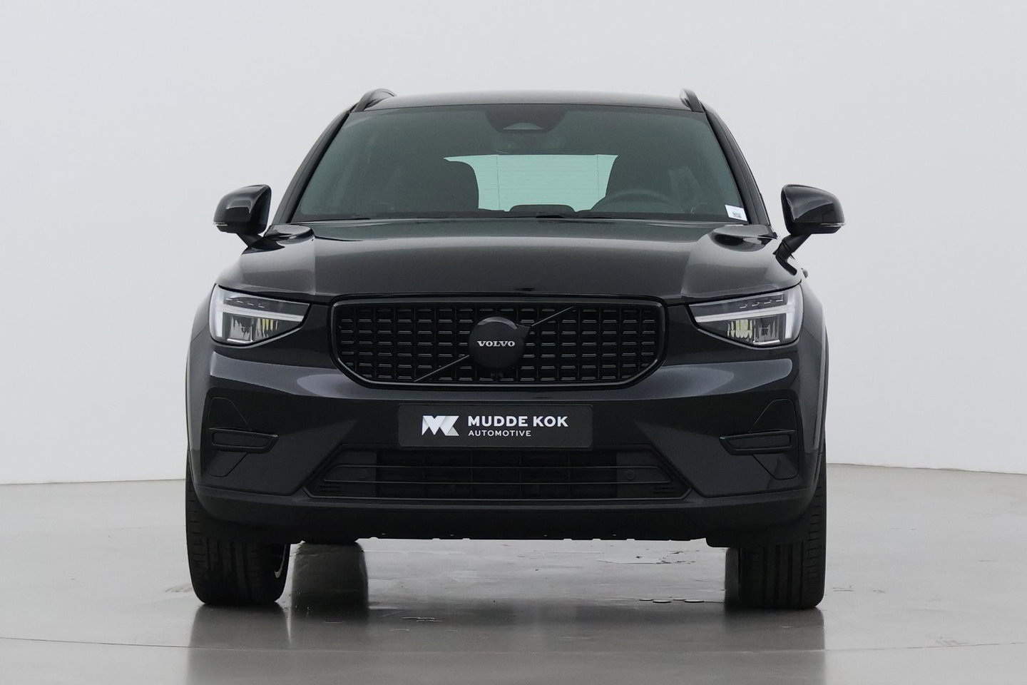 Volvo XC40 2.0 B3 Plus Black Edition | Harman/Kardon | Camera | Stoel+Stuurverwarming | Memory | Keyless | 20 Inch