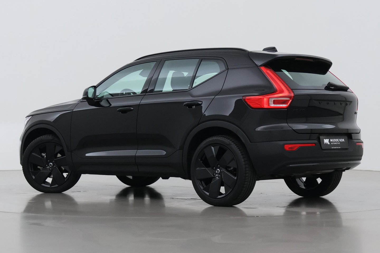 Volvo XC40 2.0 B3 Plus Black Edition | Harman/Kardon | Camera | Stoel+Stuurverwarming | Memory | Keyless | 20 Inch