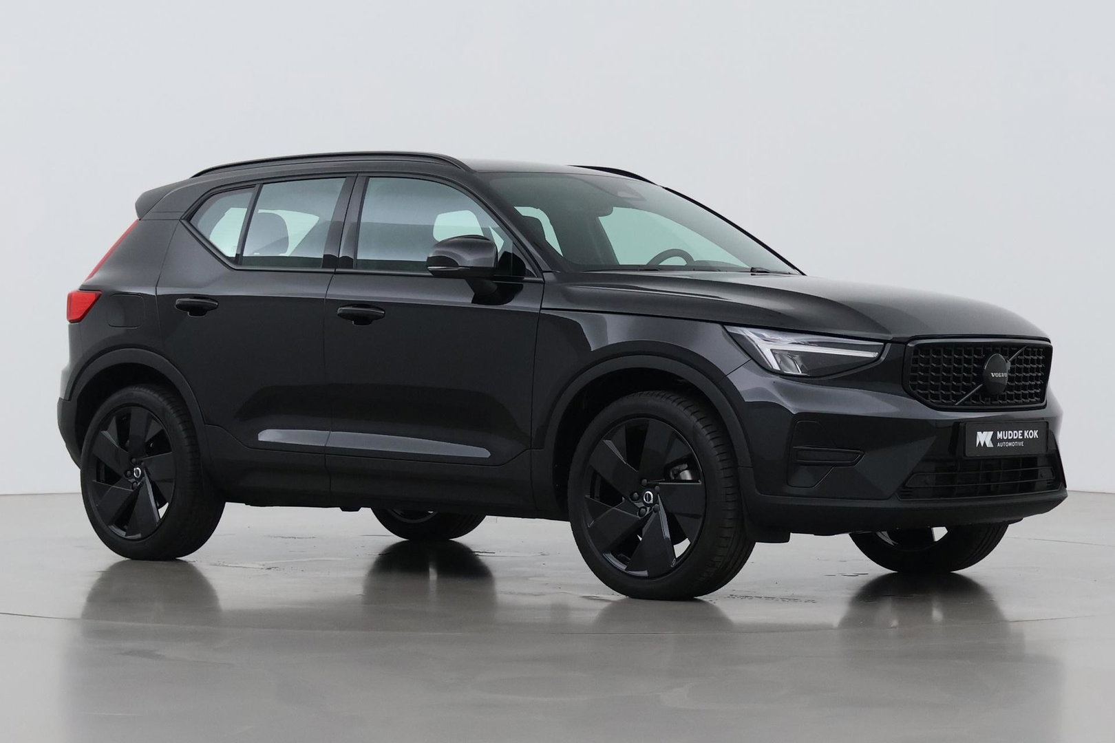 Volvo XC40 2.0 B3 Plus Black Edition | Harman/Kardon | Camera | Stoel+Stuurverwarming | Memory | Keyless | 20 Inch