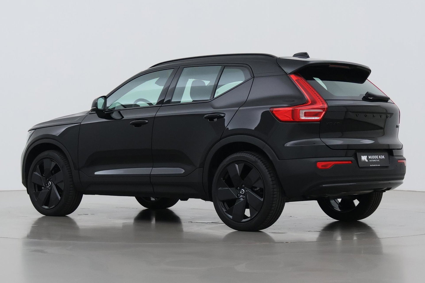 Volvo XC40 2.0 B3 Plus Black Edition | Harman/Kardon | Camera | Stoel+Stuurverwarming | Memory | Keyless | 20 Inch