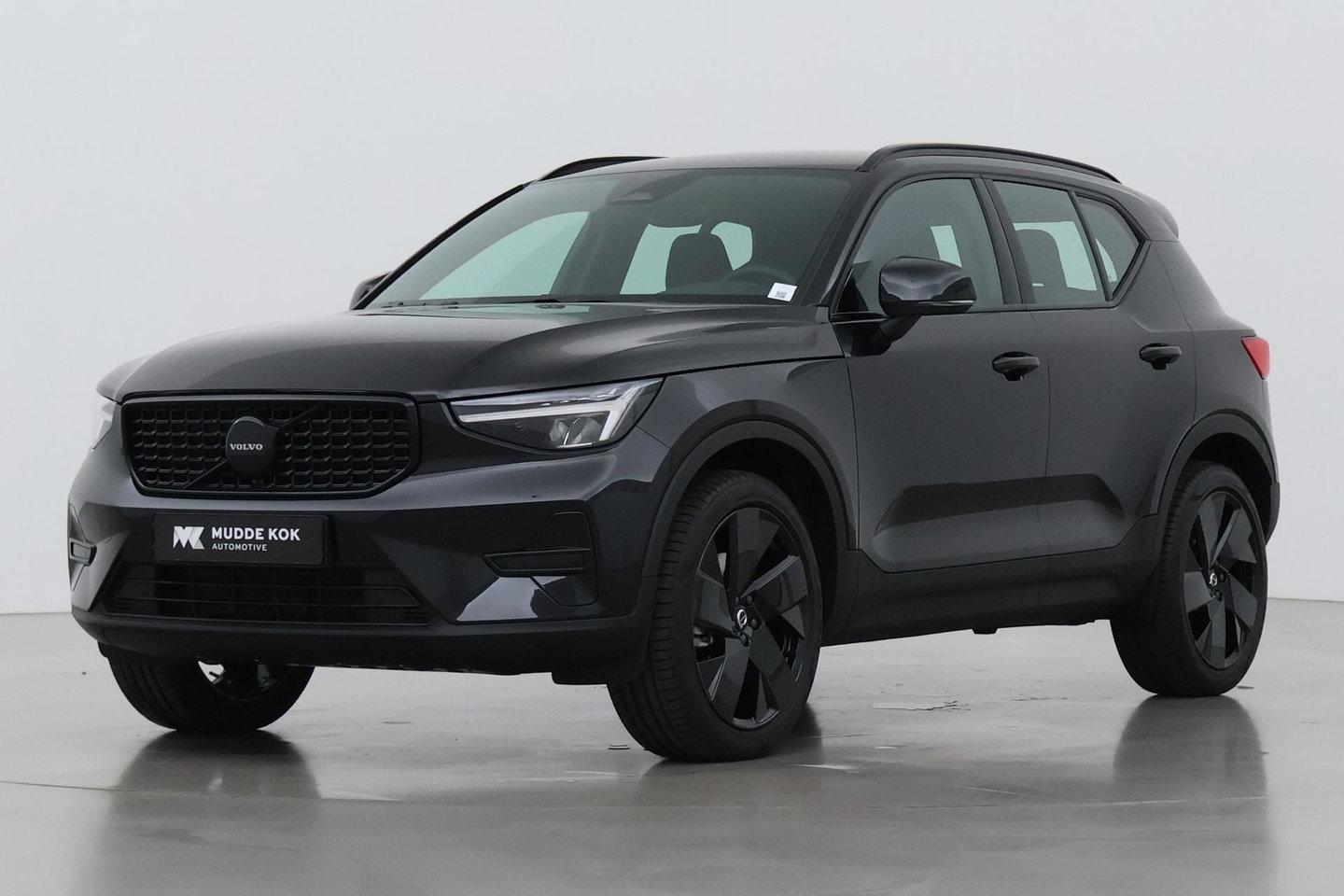 Volvo XC40 2.0 B3 Plus Black Edition | Harman/Kardon | Camera | Stoel+Stuurverwarming | Memory | Keyless | 20 Inch