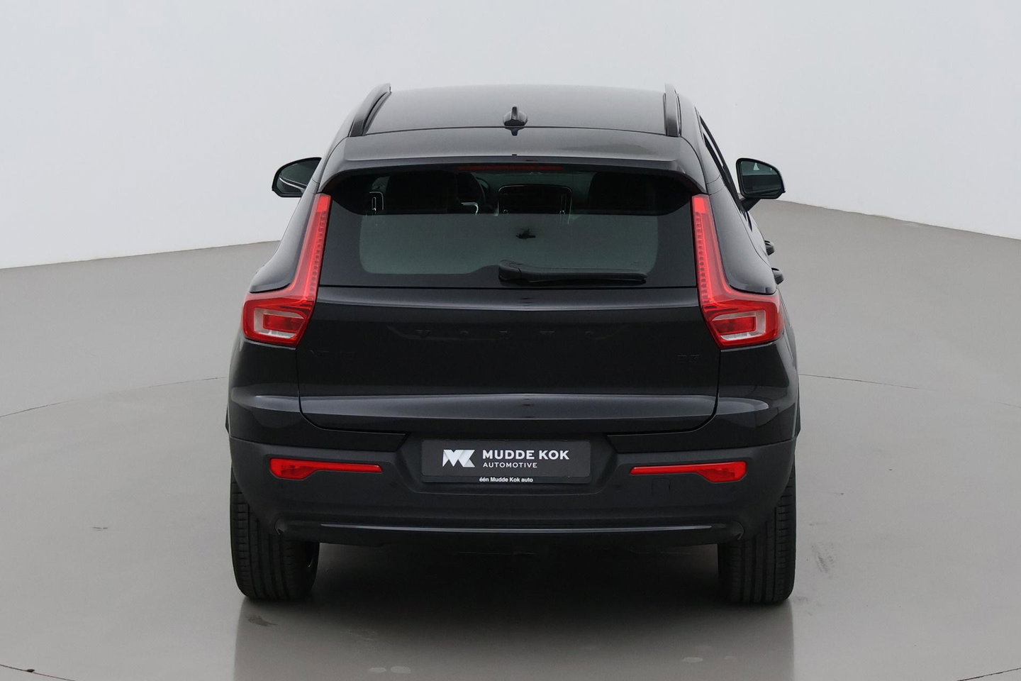 Volvo XC40 2.0 B3 Plus Black Edition | Harman/Kardon | Camera | Stoel+Stuurverwarming | Memory | Keyless | 20 Inch