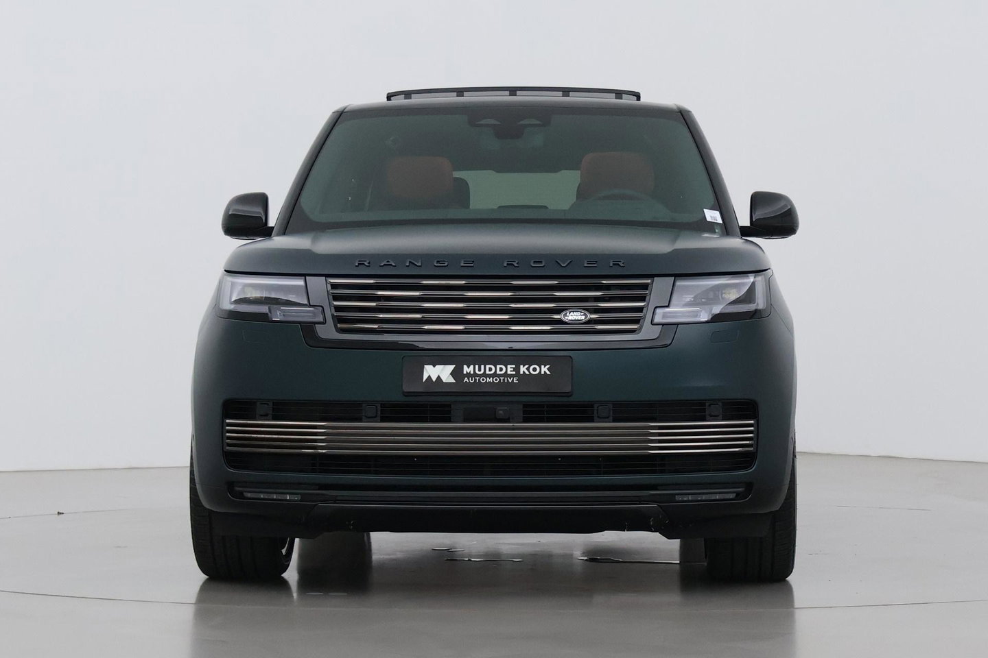 Land Rover Range Rover SV 3.0 P550e SV | British Racing Green Satin | Rear Seat Entertainment | 23 Inch | Meridian Signature | Body & Soul