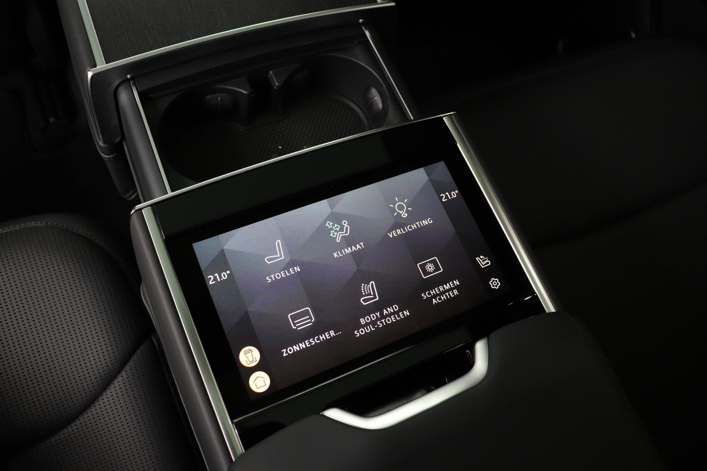 Land Rover Range Rover SV 3.0 P550e SV | British Racing Green Satin | Rear Seat Entertainment | 23 Inch | Meridian Signature | Body & Soul