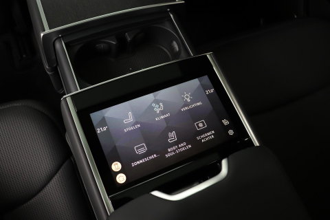 Land Rover Range Rover SV 3.0 P550e SV | British Racing Green Satin | Rear Seat Entertainment | 23 Inch | Meridian Signature | Body & Soul