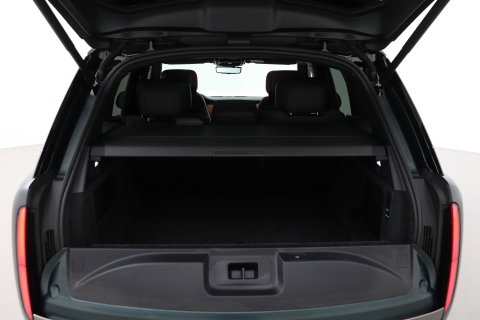 Land Rover Range Rover SV 3.0 P550e SV | British Racing Green Satin | Rear Seat Entertainment | 23 Inch | Meridian Signature | Body & Soul