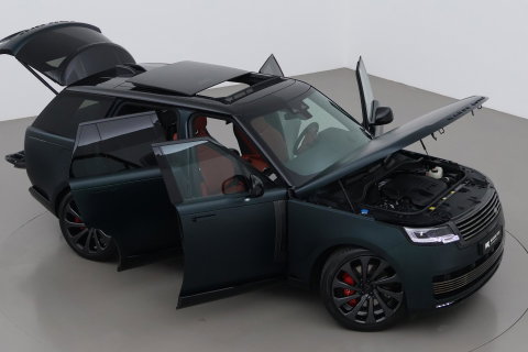 Land Rover Range Rover SV 3.0 P550e SV | British Racing Green Satin | Rear Seat Entertainment | 23 Inch | Meridian Signature | Body & Soul