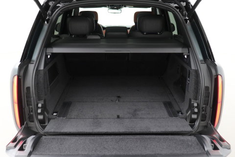 Land Rover Range Rover SV 3.0 P550e SV | British Racing Green Satin | Rear Seat Entertainment | 23 Inch | Meridian Signature | Body & Soul