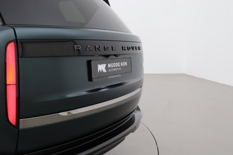 Land Rover Range Rover SV 3.0 P550e SV | British Racing Green Satin | Rear Seat Entertainment | 23 Inch | Meridian Signature | Body & Soul