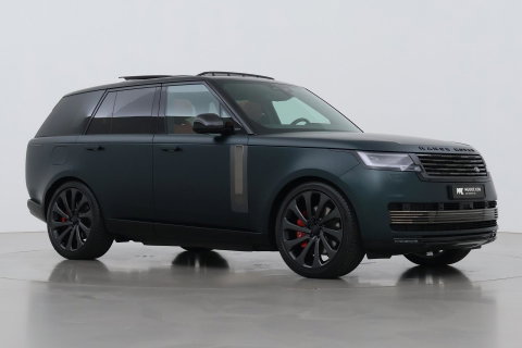 Land Rover Range Rover SV 3.0 P550e SV | British Racing Green Satin | Rear Seat Entertainment | 23 Inch | Meridian Signature | Body & Soul