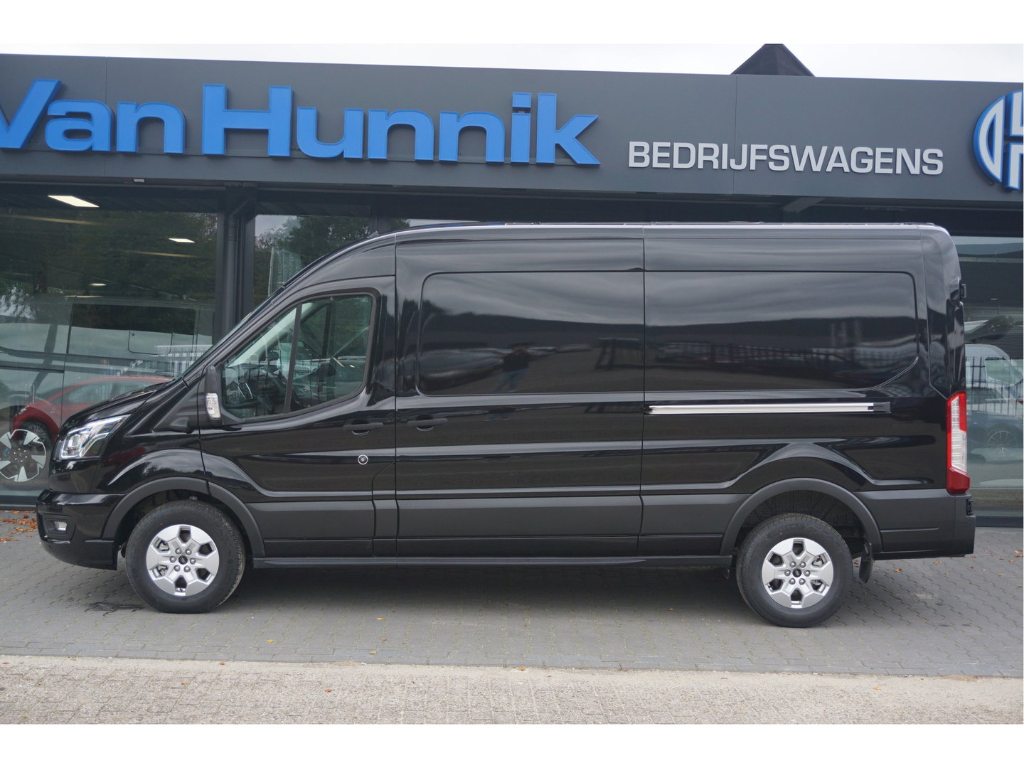 Ford Transit 350L L3H2 Limited AUT-8 165PK BPM VRIJ Navi, Adap. Cruise, 360° Cam, Trekhaak, 2x Schuifdeur!! NR. 203