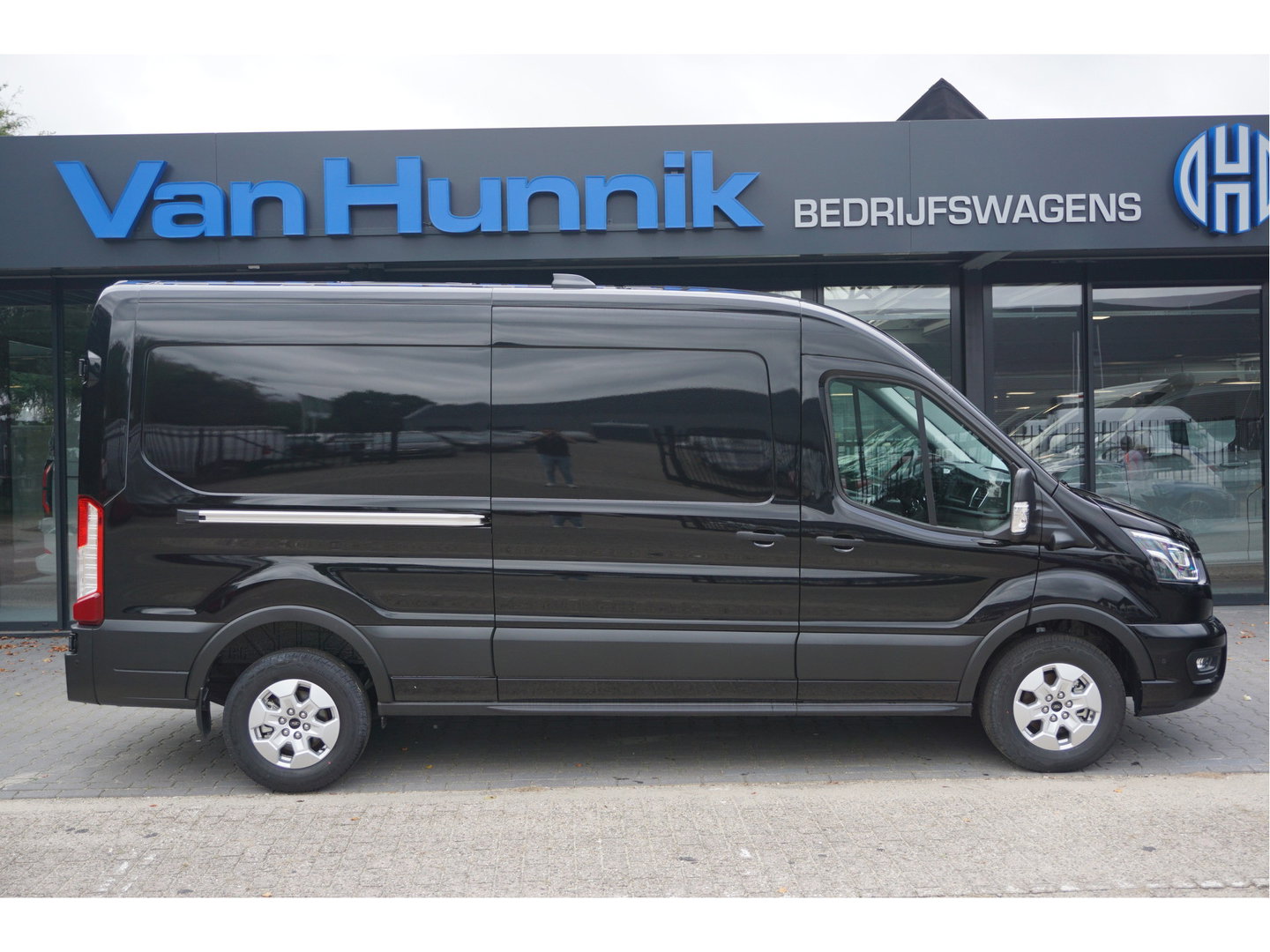 Ford Transit 350L L3H2 Limited AUT-8 165PK BPM VRIJ Navi, Adap. Cruise, 360° Cam, Trekhaak, 2x Schuifdeur!! NR. 298