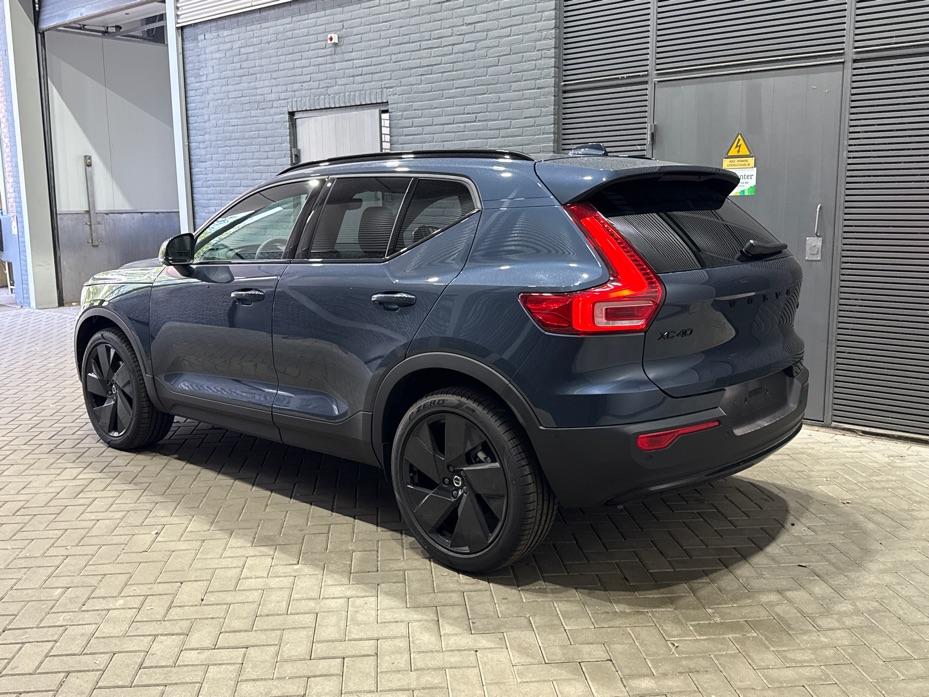 Volvo XC40 B3 Plus Black Edition | Harman/Kardon | BLIS | 360° Camera | Pilot Assist | Stoel+Stuurverwarming | Memory | ACC | 20 Inch