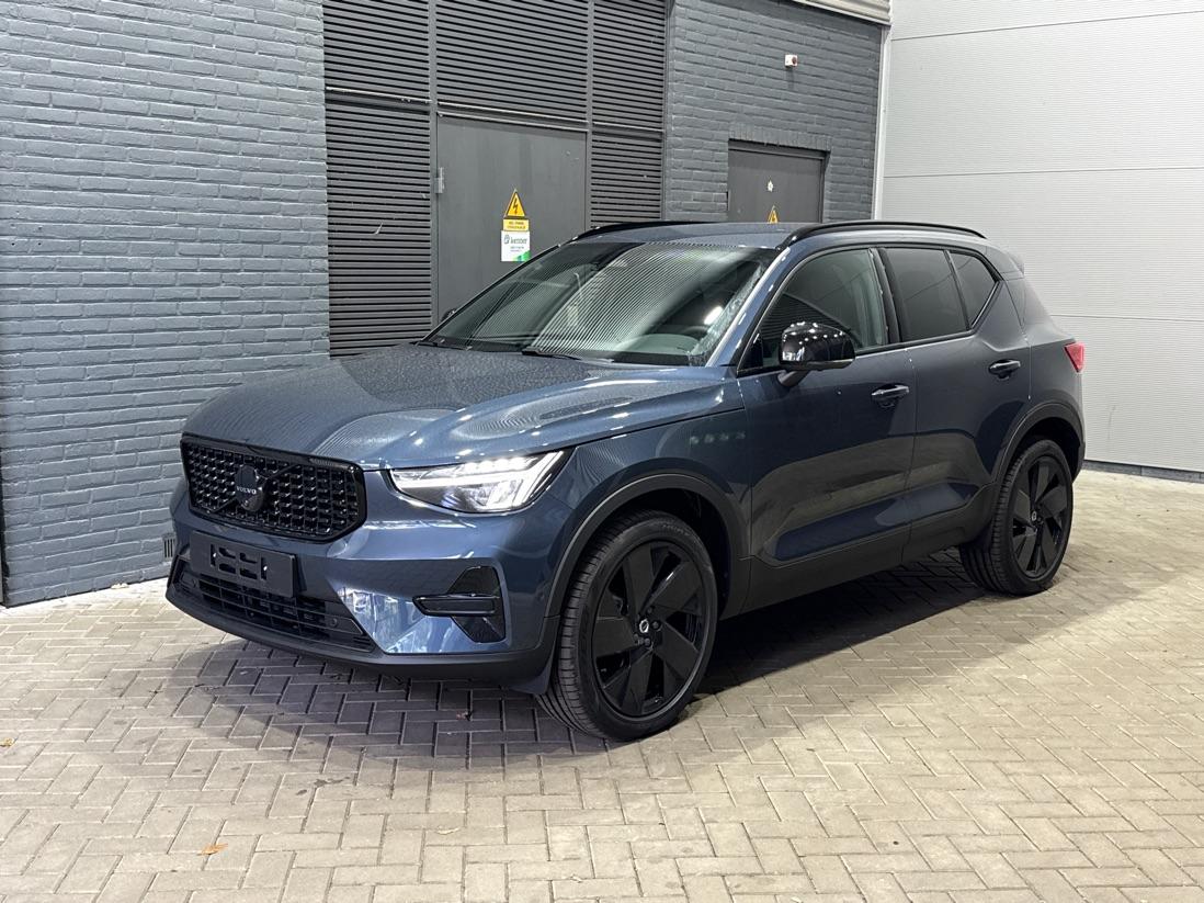 Volvo XC40 B3 Plus Black Edition | Harman/Kardon | BLIS | 360° Camera | Pilot Assist | Stoel+Stuurverwarming | Memory | ACC | 20 Inch