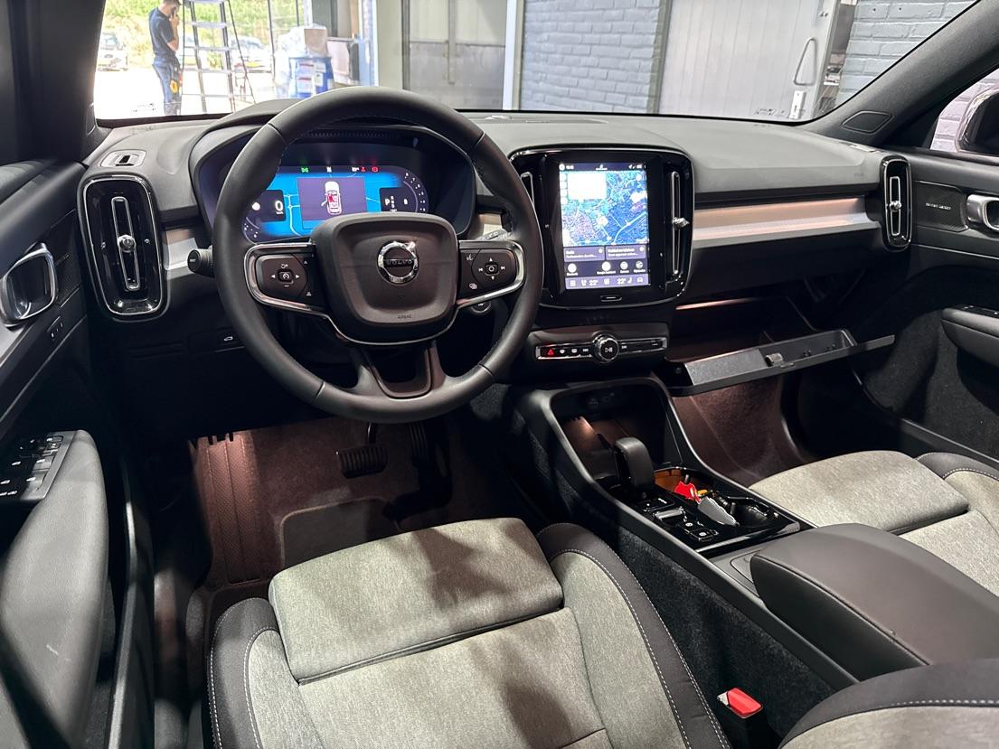 Volvo XC40 B3 Plus Black Edition | Harman/Kardon | BLIS | 360° Camera | Pilot Assist | Stoel+Stuurverwarming | Memory | ACC | 20 Inch