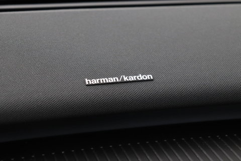 Volvo EX30 Cross Country Twin Motor Performance Ultra 69 kWh | Harman/Kardon | Panoramadak | 360° Camera | Warmtepomp | BLIS | Park Pilot Assist | Stoel+Stuurverwarming