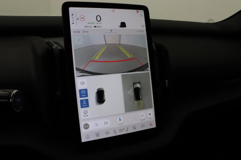 Volvo EX30 Cross Country Twin Motor Performance Ultra 69 kWh | Harman/Kardon | Panoramadak | 360° Camera | Warmtepomp | BLIS | Park Pilot Assist | Stoel+Stuurverwarming