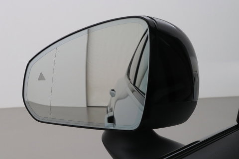Volvo EX30 Cross Country Twin Motor Performance Ultra 69 kWh | Harman/Kardon | Panoramadak | 360° Camera | Warmtepomp | BLIS | Park Pilot Assist | Stoel+Stuurverwarming