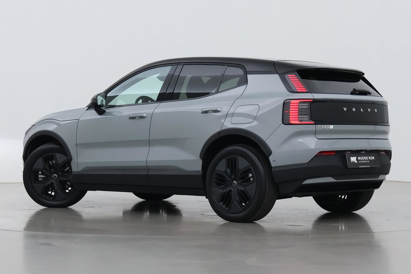 Volvo EX30 Cross Country Twin Motor Performance Ultra 69 kWh | Harman/Kardon | Panoramadak | 360° Camera | Warmtepomp | BLIS | Park Pilot Assist | Stoel+Stuurverwarming