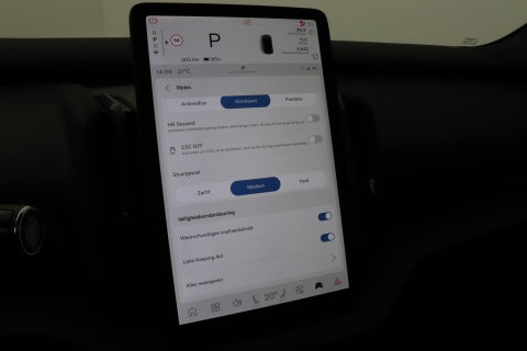 Volvo EX30 Cross Country Twin Motor Performance Ultra 69 kWh | Harman/Kardon | Panoramadak | 360° Camera | Warmtepomp | BLIS | Park Pilot Assist | Stoel+Stuurverwarming
