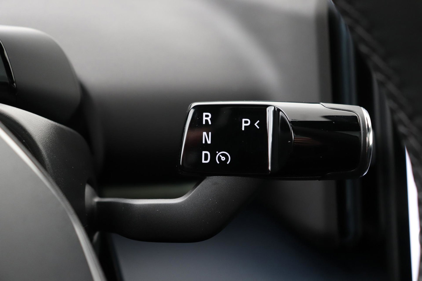 Volvo EX30 Cross Country Twin Motor Performance Ultra 69 kWh | Harman/Kardon | Panoramadak | 360° Camera | Warmtepomp | BLIS | Park Pilot Assist | Stoel+Stuurverwarming
