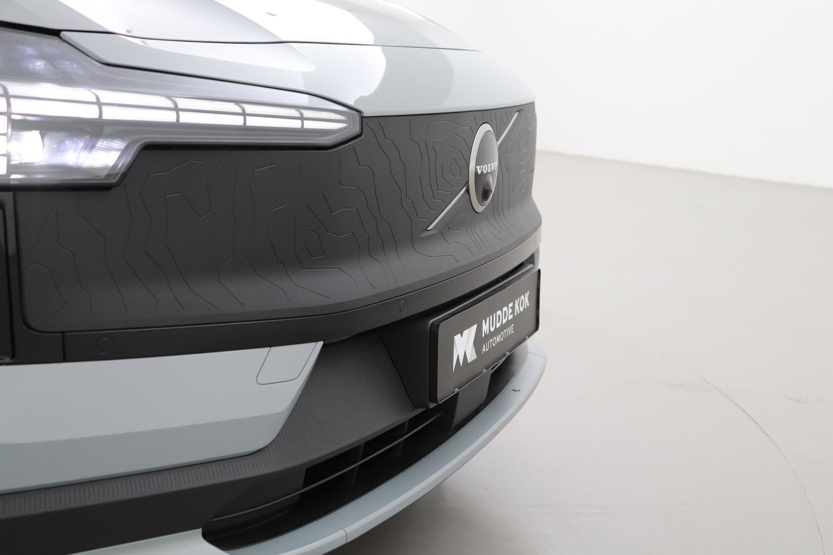 Volvo EX30 Cross Country Twin Motor Performance Ultra 69 kWh | Harman/Kardon | Panoramadak | 360° Camera | Warmtepomp | BLIS | Park Pilot Assist | Stoel+Stuurverwarming