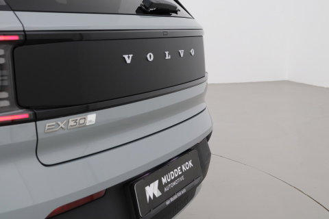 Volvo EX30 Cross Country Twin Motor Performance Ultra 69 kWh | Harman/Kardon | Panoramadak | 360° Camera | Warmtepomp | BLIS | Park Pilot Assist | Stoel+Stuurverwarming