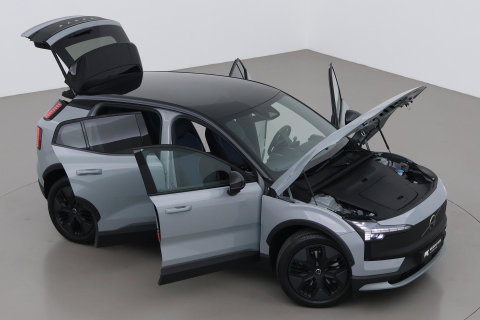 Volvo EX30 Cross Country Twin Motor Performance Ultra 69 kWh | Harman/Kardon | Panoramadak | 360° Camera | Warmtepomp | BLIS | Park Pilot Assist | Stoel+Stuurverwarming