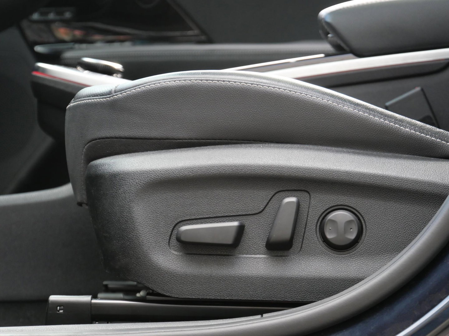 Kia e-Niro 64kWh EXECUTIVELINE/ SCHUIFDAK/ TREKHAAK/ LEER/ SOH 96%