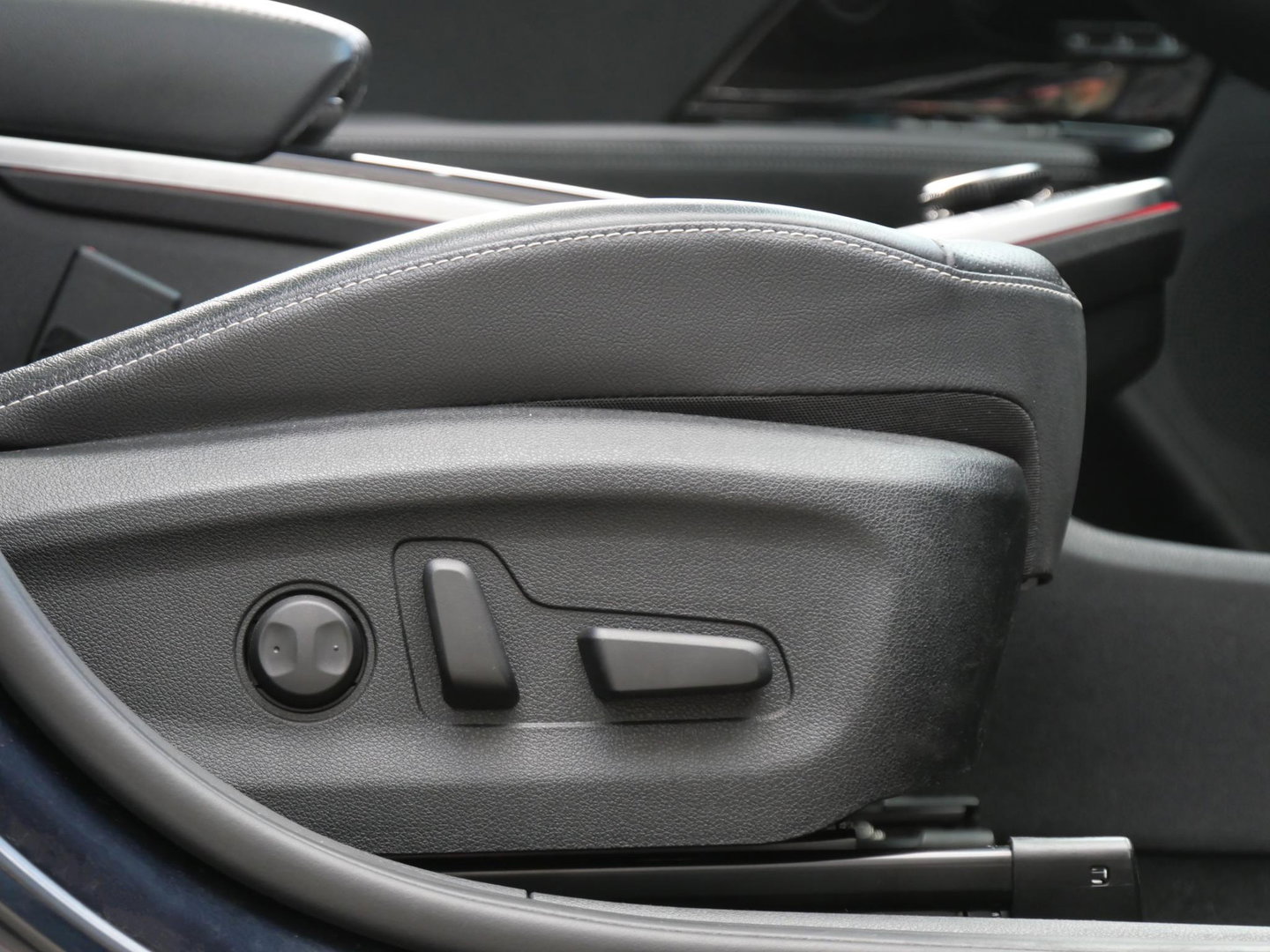 Kia e-Niro 64kWh EXECUTIVELINE/ SCHUIFDAK/ TREKHAAK/ LEER/ SOH 96%