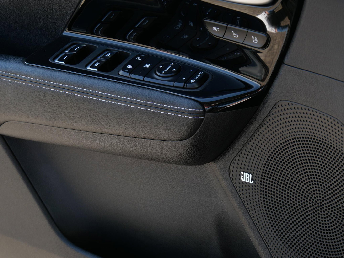 Kia e-Niro 64kWh EXECUTIVELINE/ SCHUIFDAK/ TREKHAAK/ LEER/ SOH 96%