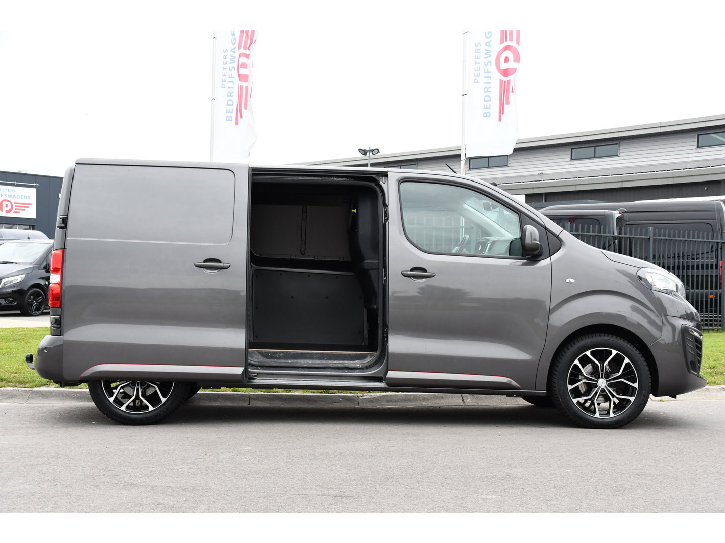 Peugeot Expert 1.5 BlueHDI 120 PB Edition 360 Camera, Carplay, Cruise, 120pk, Trekhaak, Multimedia, Uniek!