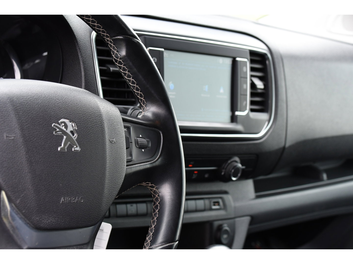Peugeot Expert 1.5 BlueHDI 120 PB Edition 360 Camera, Carplay, Cruise, 120pk, Trekhaak, Multimedia, Uniek!