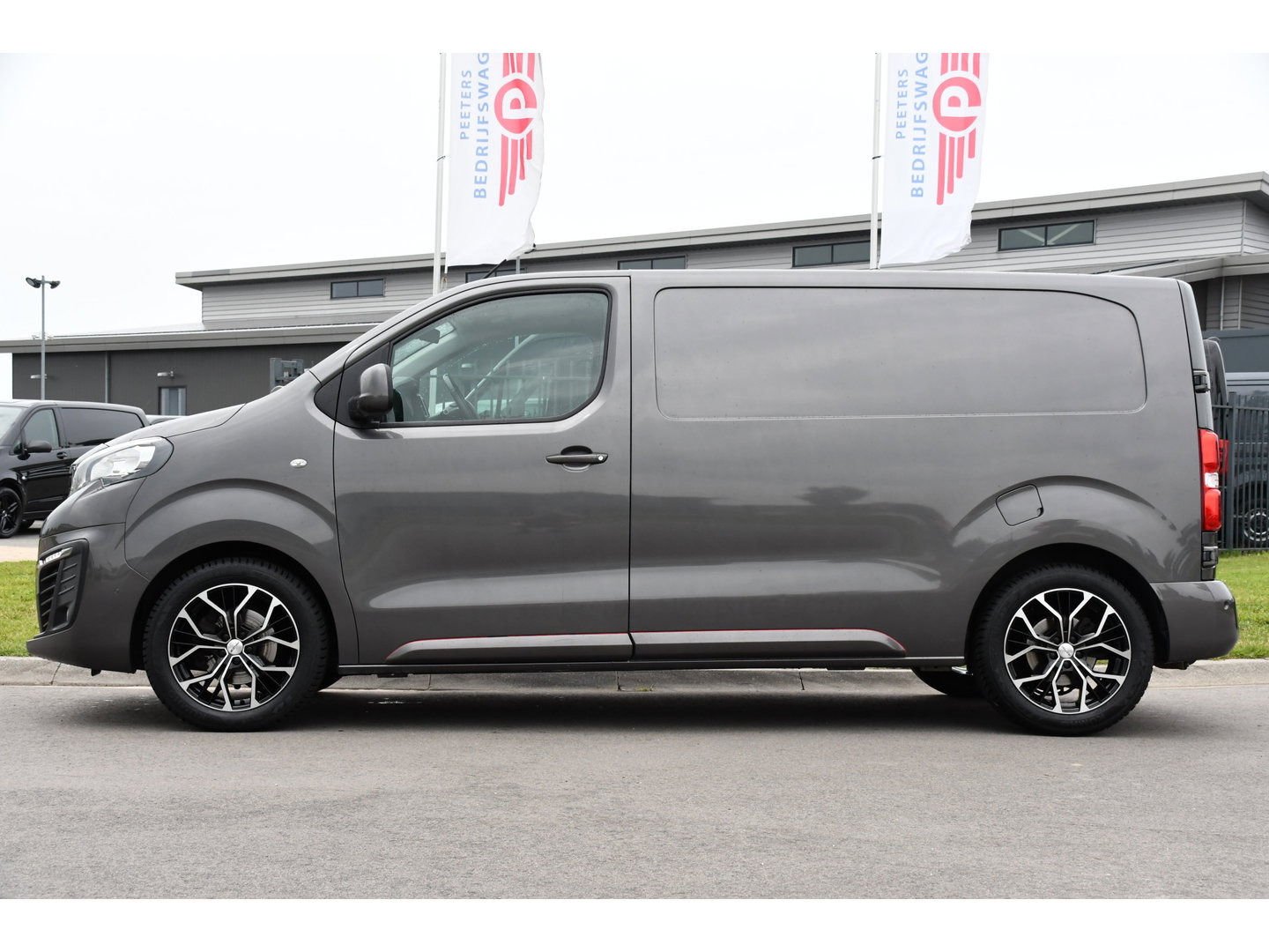 Peugeot Expert 1.5 BlueHDI 120 PB Edition 360 Camera, Carplay, Cruise, 120pk, Trekhaak, Multimedia, Uniek!