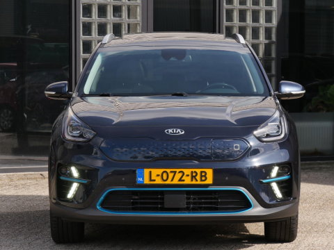 Kia e-Niro 64kWh EXECUTIVELINE/ SCHUIFDAK/ TREKHAAK/ LEER/ SOH 96%