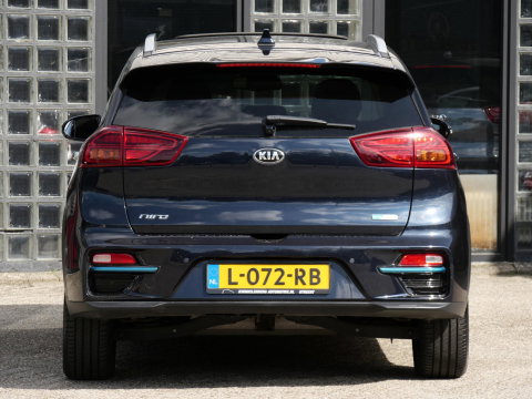 Kia e-Niro 64kWh EXECUTIVELINE/ SCHUIFDAK/ TREKHAAK/ LEER/ SOH 96%