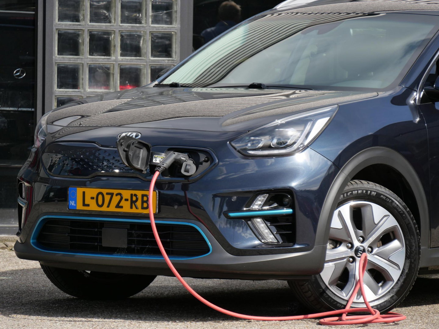 Kia e-Niro 64kWh EXECUTIVELINE/ SCHUIFDAK/ TREKHAAK/ LEER/ SOH 96%