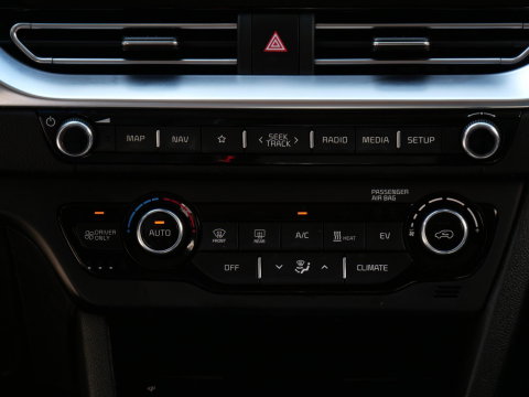 Kia e-Niro 64kWh EXECUTIVELINE/ SCHUIFDAK/ TREKHAAK/ LEER/ SOH 96%