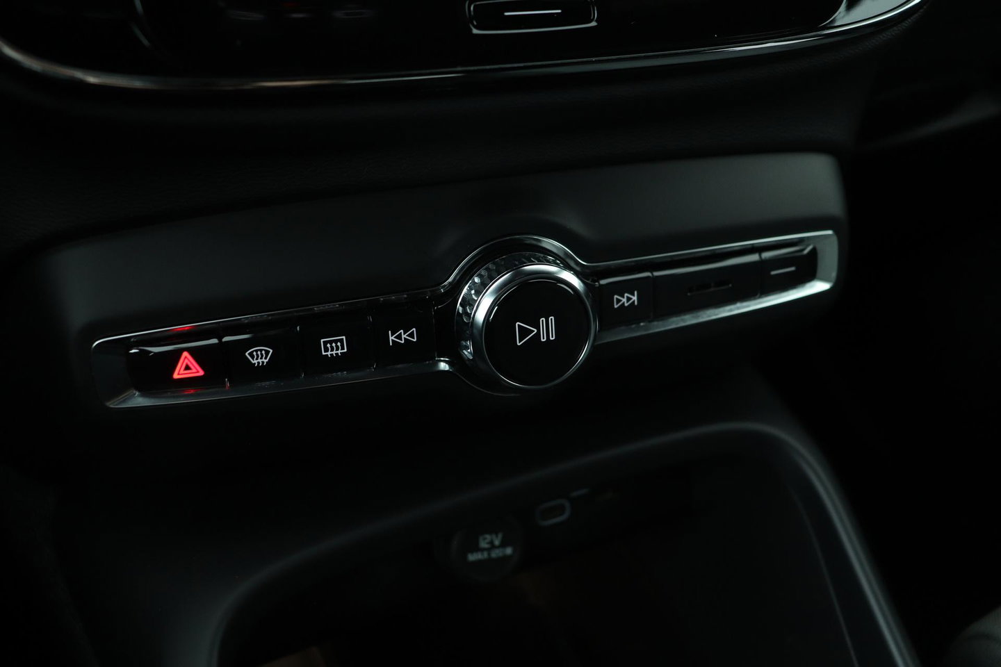 Volvo XC40 2.0 B3 Plus Black Edition | Harman/Kardon | Pilot Assist | Camera | BLIS | Memory | Stoel+Stuurverwarming | Keyless | ACC | 20 Inch