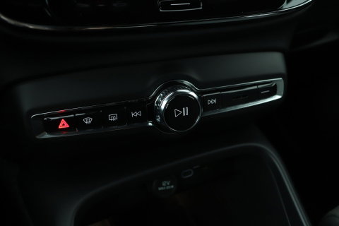 Volvo XC40 2.0 B3 Plus Black Edition | Harman/Kardon | Pilot Assist | Camera | BLIS | Memory | Stoel+Stuurverwarming | Keyless | ACC | 20 Inch