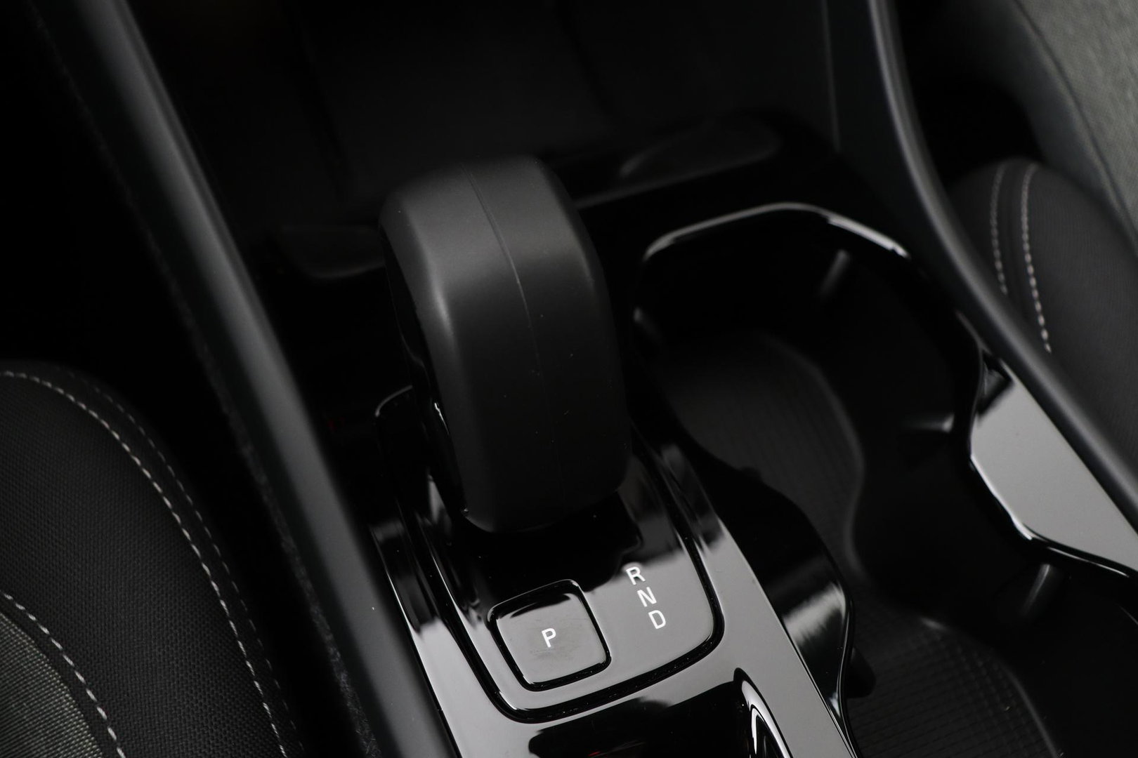 Volvo XC40 2.0 B3 Plus Black Edition | Harman/Kardon | Pilot Assist | Camera | BLIS | Memory | Stoel+Stuurverwarming | Keyless | ACC | 20 Inch